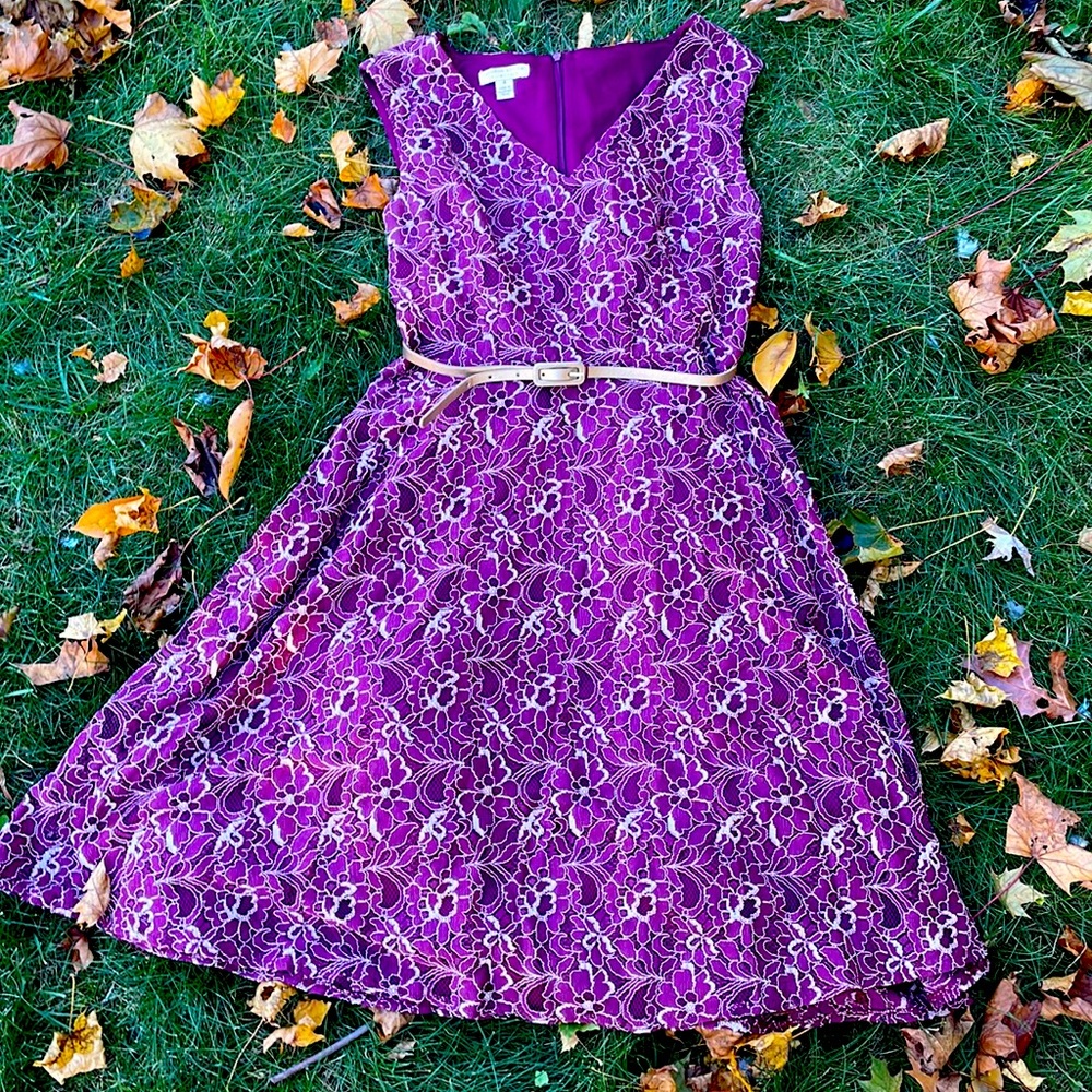London Style Collection wine colored dress with gold buckle size 4